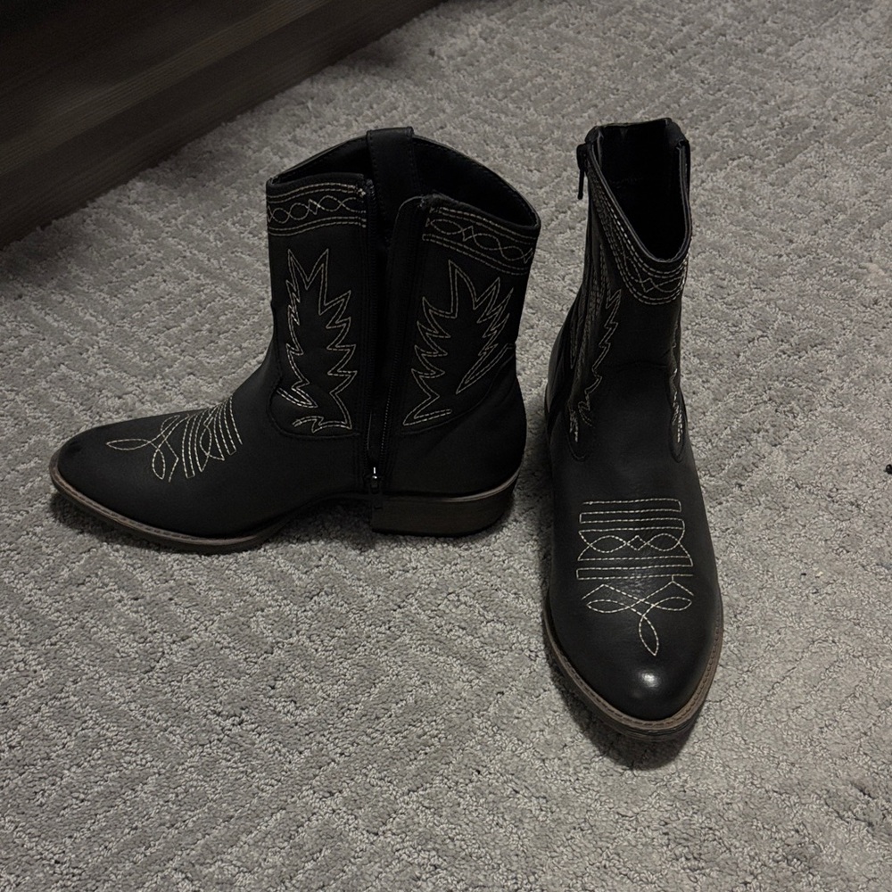 Coconuts by Matisse Black Embroidered Ankle Booties